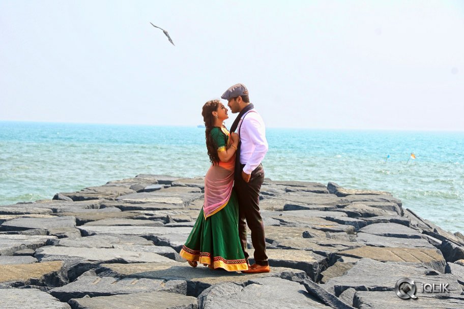 Malli Malli Idi Rani Roju